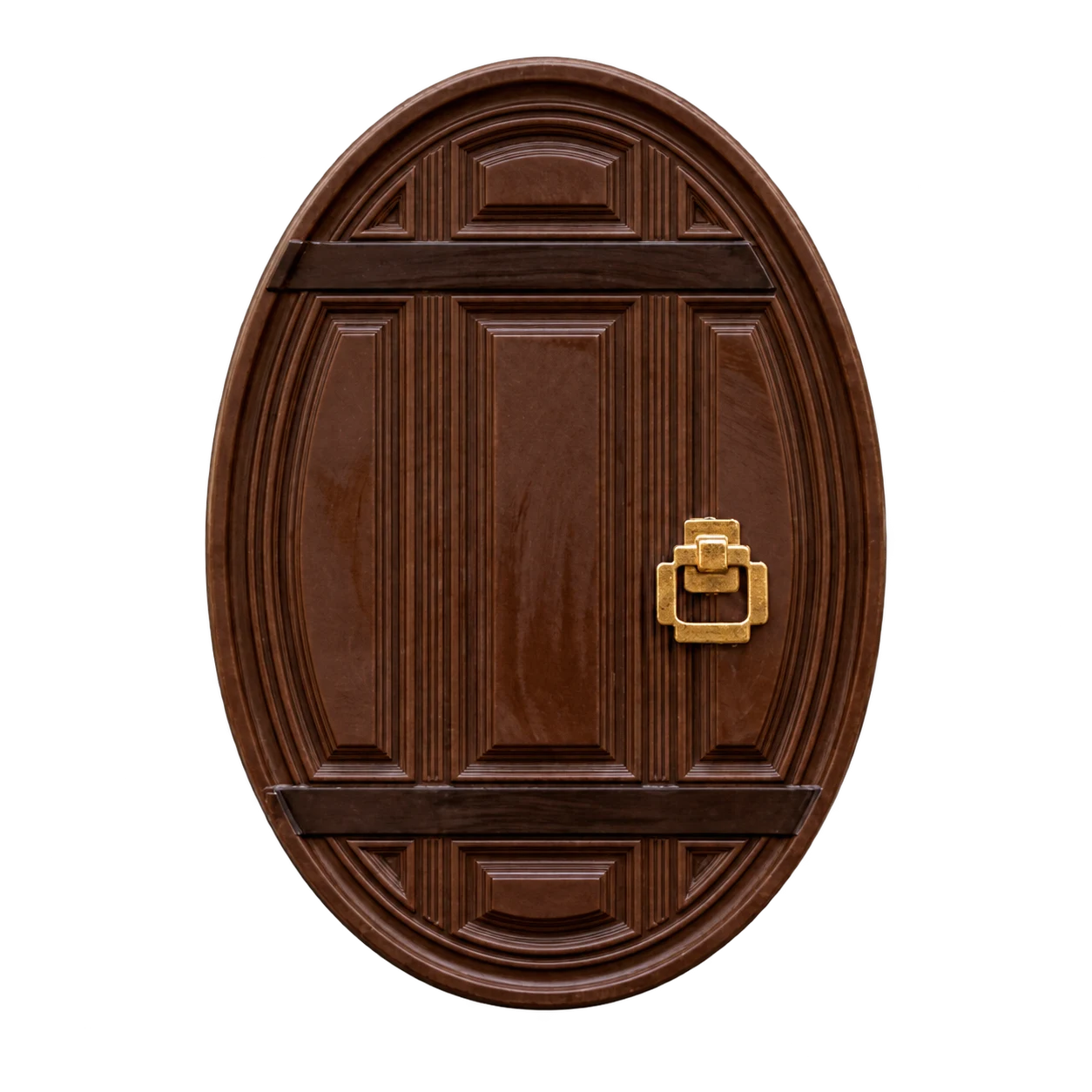 Una puerta ovalada de madera con herrajes de hierro